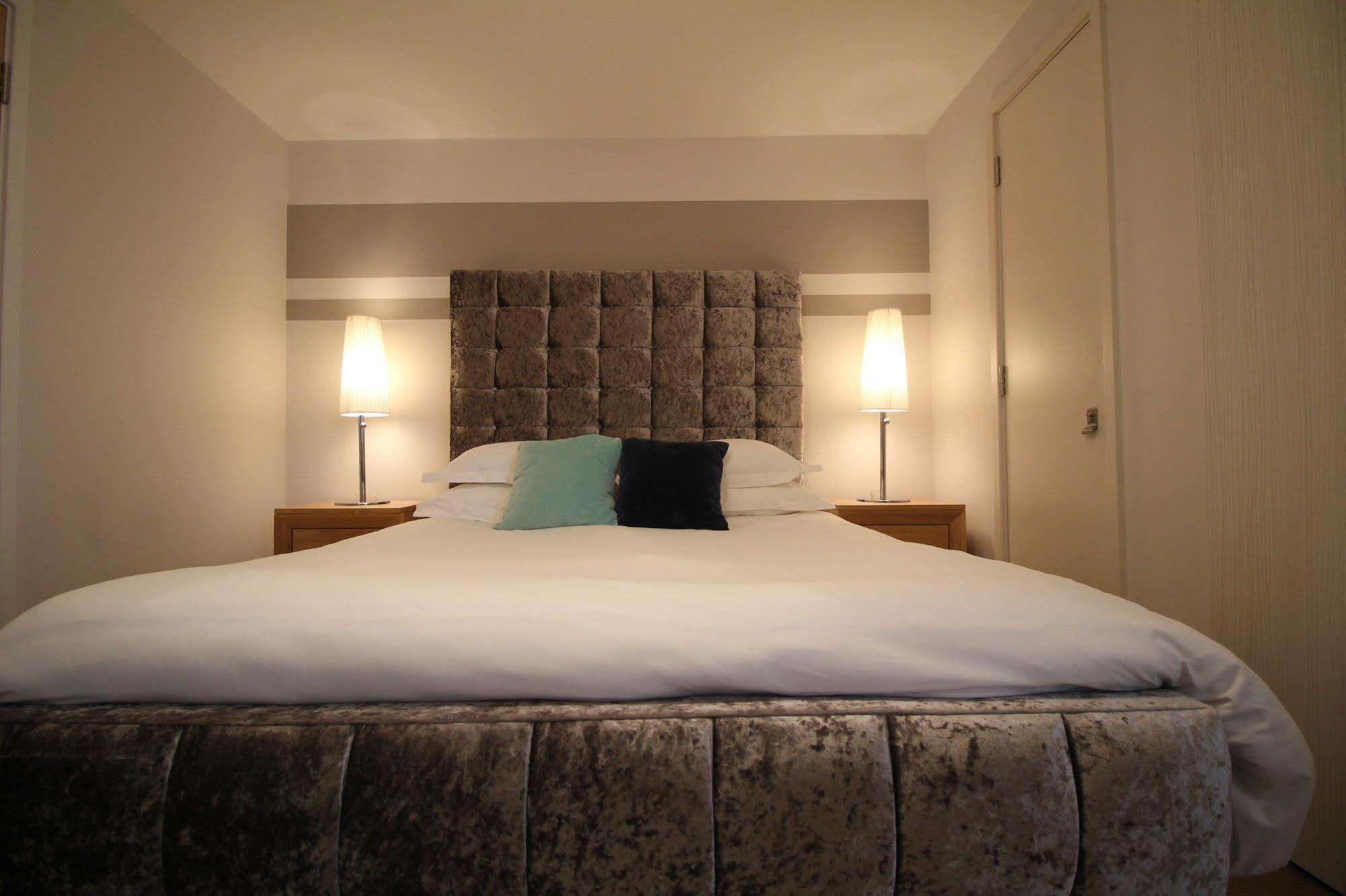 Lux Living Apartments - Florian House CBG Εξωτερικό φωτογραφία