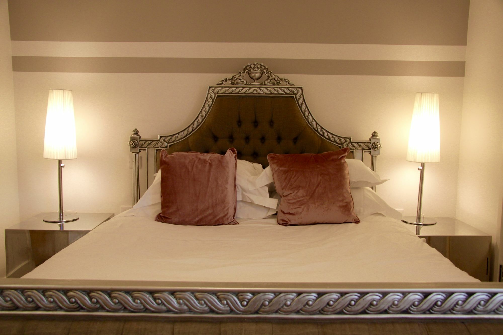 Lux Living Apartments - Florian House CBG Εξωτερικό φωτογραφία