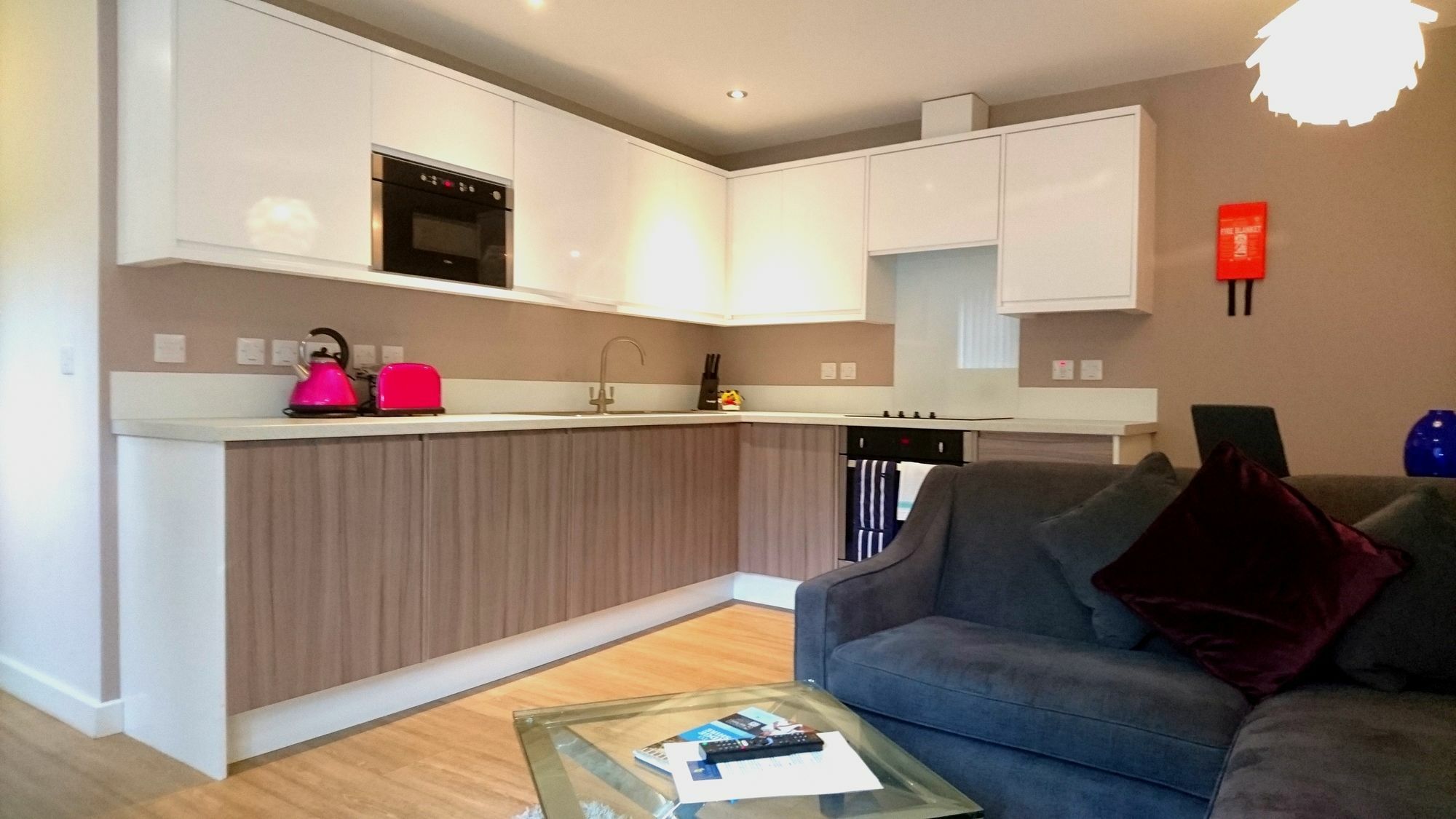Lux Living Apartments - Florian House CBG Εξωτερικό φωτογραφία