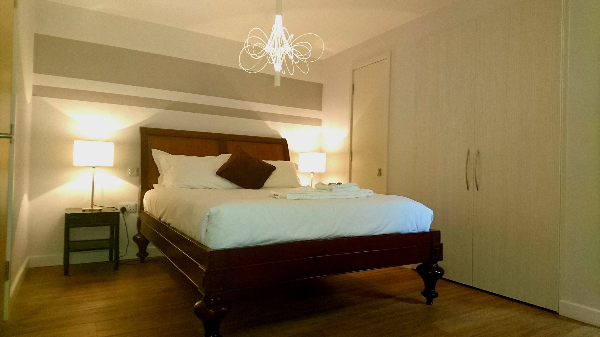 Lux Living Apartments - Florian House CBG Εξωτερικό φωτογραφία
