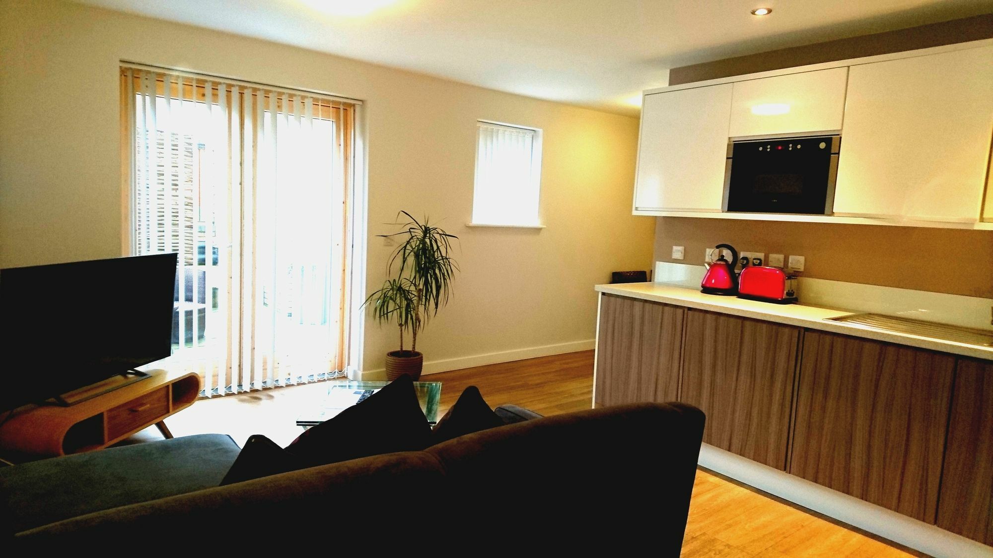 Lux Living Apartments - Florian House CBG Εξωτερικό φωτογραφία