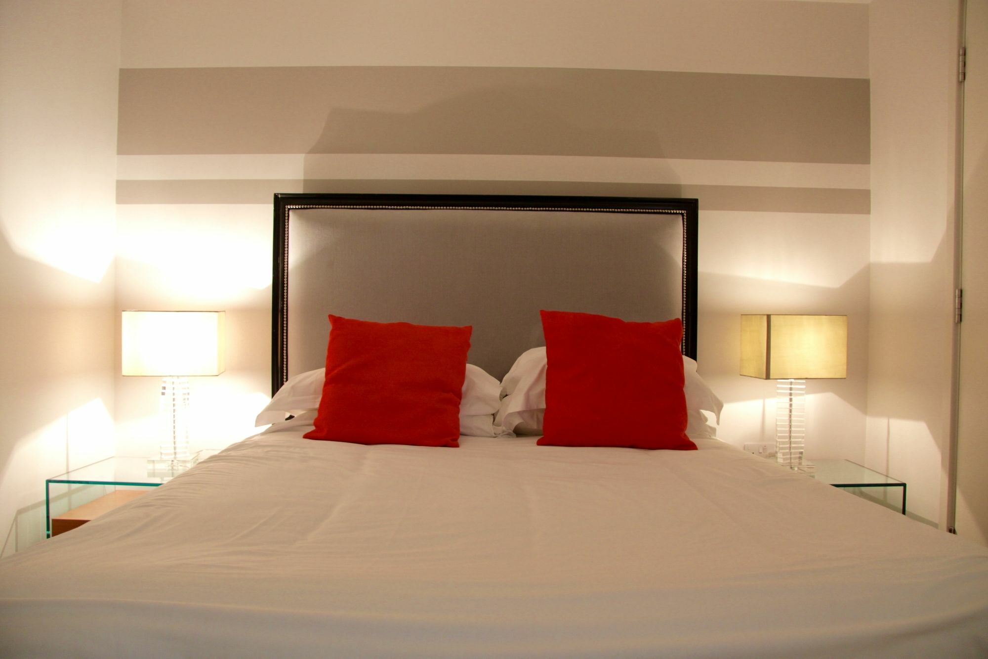 Lux Living Apartments - Florian House CBG Εξωτερικό φωτογραφία