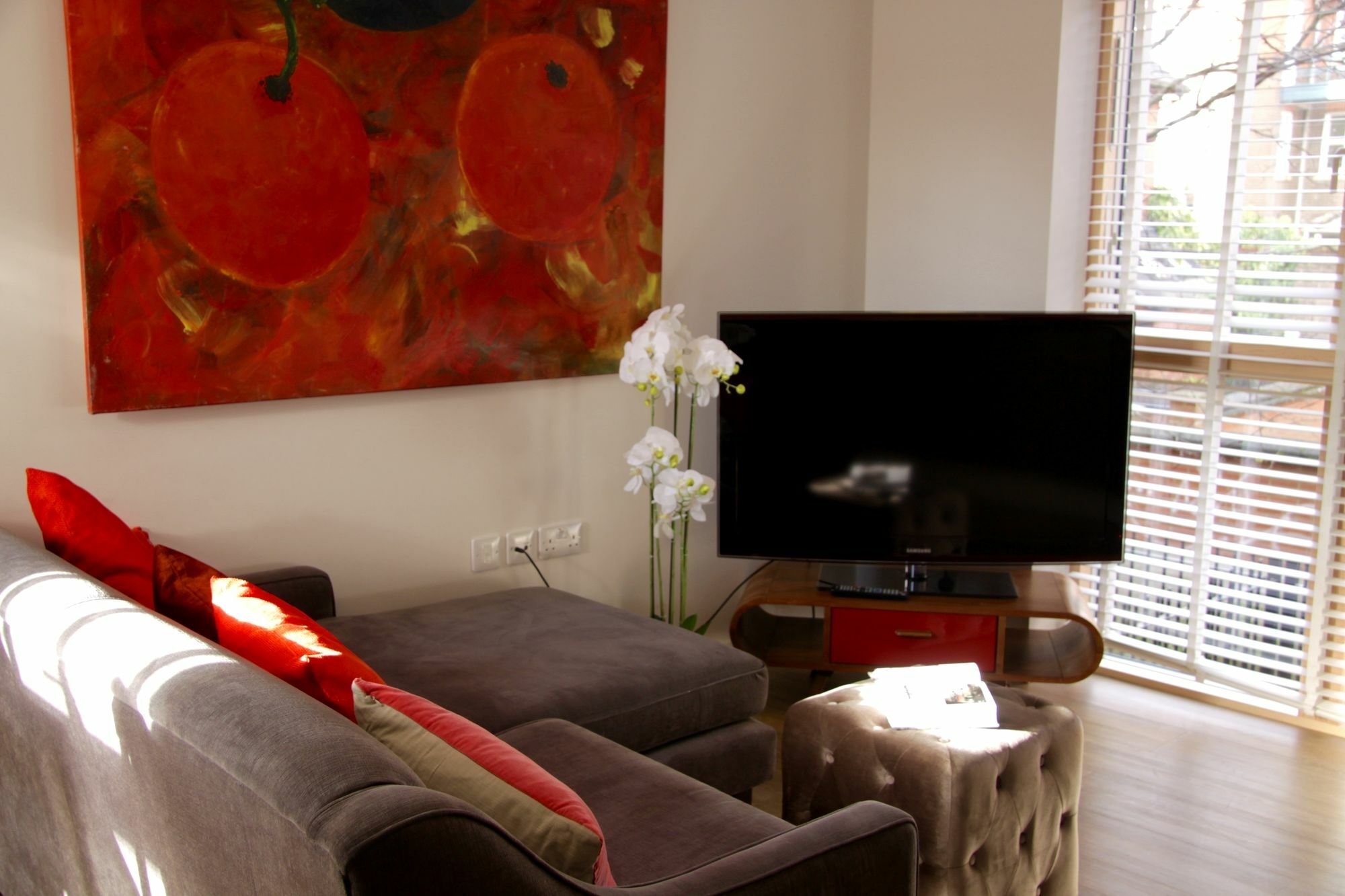 Lux Living Apartments - Florian House CBG Εξωτερικό φωτογραφία